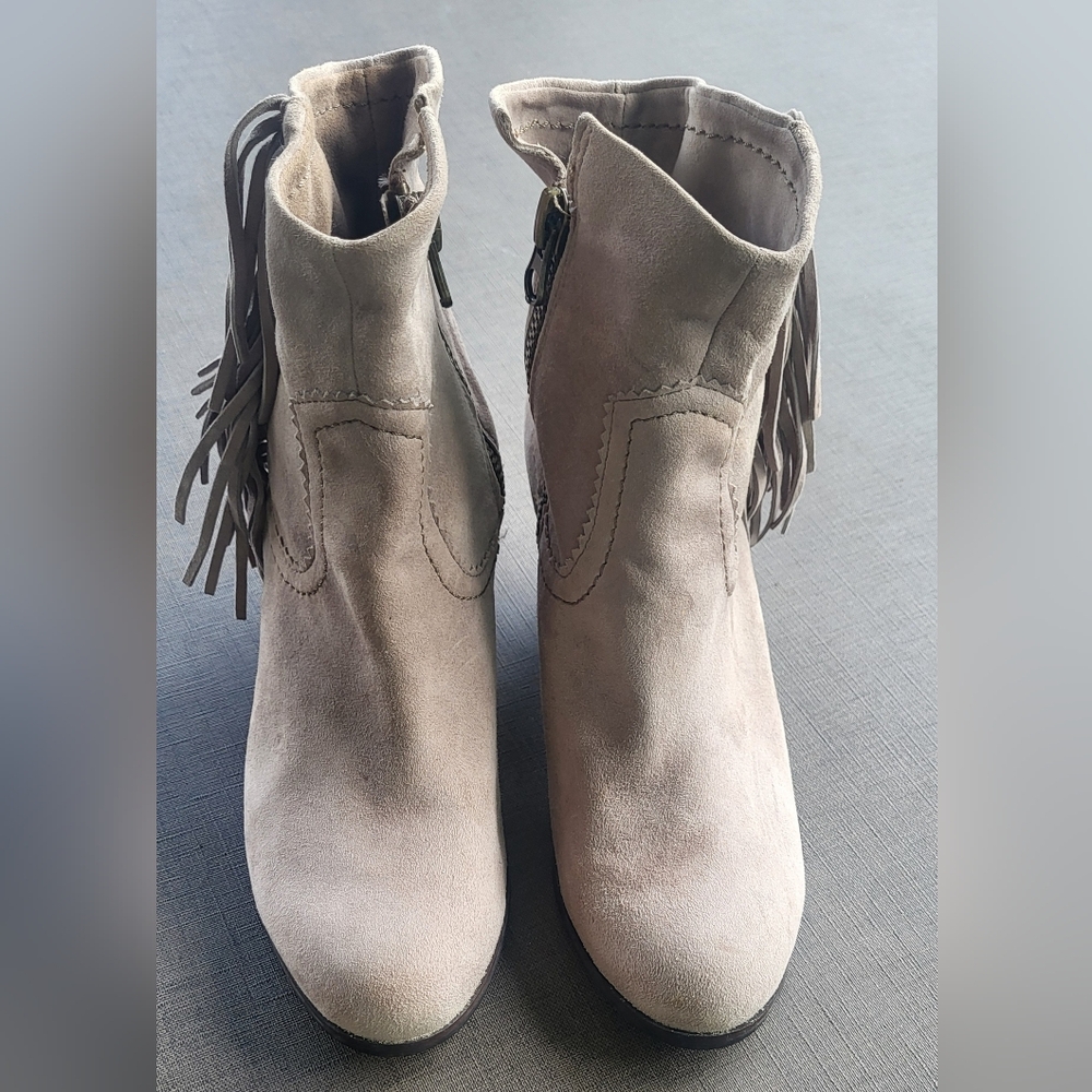 Ladies sz 9.5 suede Booties
